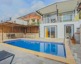 Kaş Gökseki'de Doğa Manzaralı, Elverişli Konumda, Kiralık Villa - 2
