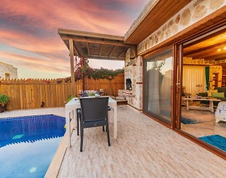 Kaş İslamlar'da Doğa İle İç İçe, Özel Havuzlu, Jakuzili Balayı Villası - 2