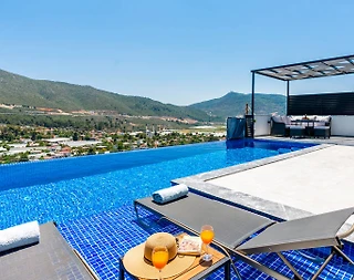 Kalkan Yeşilköy'de Doğa ile İç İçe, Özel Havuzlu, Lüks Kiralık Villa - 2