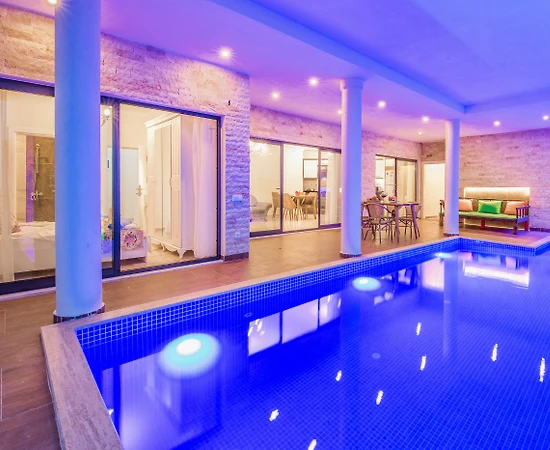 Kaş İslamlar'da Muhteşem Deniz Manzaralı, Özel Havuzlu, Kiralık Villa - 1