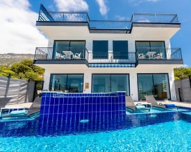 Kaş Bezirgan'da Doğa Manzaralı, Yetişkin ve Çocuk Havuzlu, Lüks Villa - 2