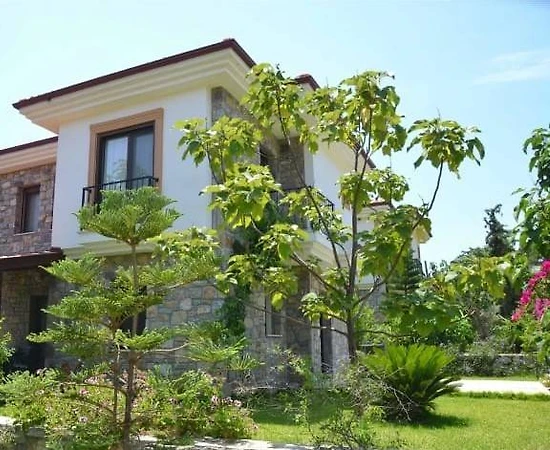 Datça Emecik'te Plaja Yakın Mesafede, Ailelere Uygun, Kiralık Villa - 1
