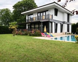Sapanca Kırkpınar'da Muhteşem Bahçeye Sahip, Özel Havuzlu, Geniş Villa - 2