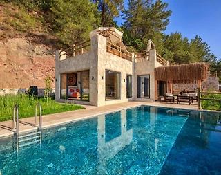 Fethiye Faralya'da Panaromik Deniz Manzaralı, Nezih Konumda, Kiralık Villa - 3