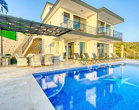 Kaş Bezirgan'da Merkeze Yakın, Özel Havuzlu ve Jakuzili, Kiralık Villa - 2