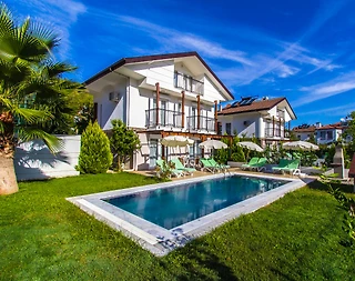 Fethiye Ölüdeniz'de Geniş Gruplara Uygun, Özel Havuzlu, Bahçeli Villa - 1