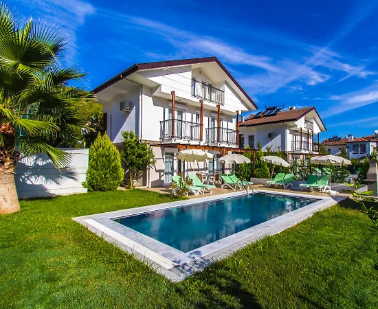 Fethiye Ölüdeniz'de Geniş Gruplara Uygun, Özel Havuzlu, Bahçeli Villa - 1