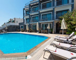 Bodrum Gümbet'te Havuz Manzaralı, Denize Yakın, 3 Kişilik Suit - 4