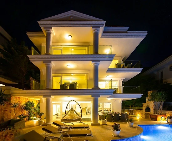 Kalkan Kışla'da Denize Yürüme Mesafesinde, Özel Havuzlu, Lüks Villa - 1