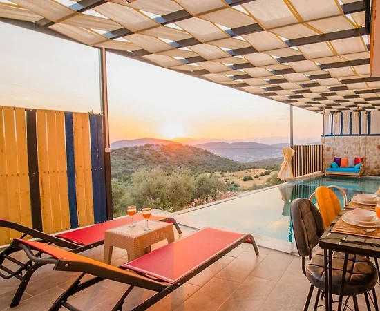 Kalkan Kördere'de Doğa Manzaralı, Özel Havuzlu, Balayı Villası - 1