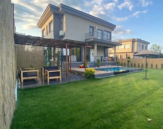 Sapanca Kırkpınar'da Lüks Tasarımlı, Isıtmalı Havuzlu, 3+1 Villa - 5