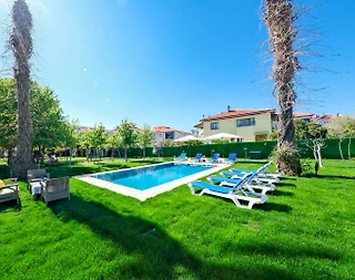 Muğla Ortaca'da Geniş Bahçeli, Özel Havuzlu, Yazlık Villa - 2