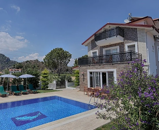 Ortaca Dalyan'da Doğa Manzaralı, Özel Havuzlu, Geniş Bahçeli Villa - 1