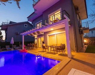 Fethiye Ölüdeniz'de Doğa Manzaralı, Özel Havuzlu, Konforlu Villa - 3