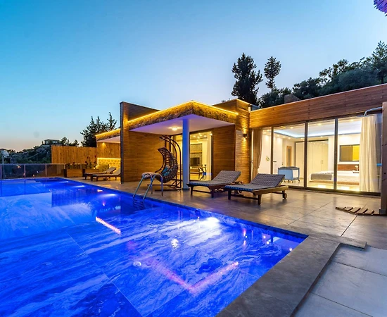 Kaş İslamlar'da Deniz Manzaralı, Sonsuzluk Havuzlu, Kiralık Villa - 1