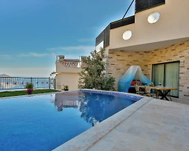Kaş İslamlar'da Manzarası Denize Açılan, Özel Havuzlu, Lüks Villa - 3