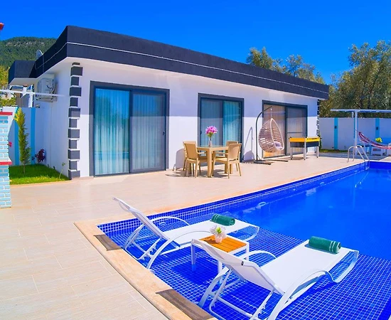 Kaş Üzümlü'de Balayı Çiftlerine Uygun, 2 Kişilik, Kiralık Villa - 1