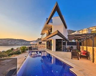 Kaş Kalkan'da Şahane Deniz Manzaralı, Özel Havuzlu, Şık Villa - 1