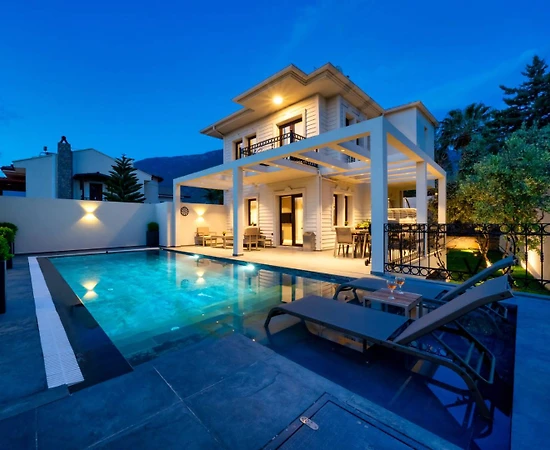 Fethiye Ölüdeniz'de Lüks Tasarıma Sahip, Özel Havuzlu Kiralık Villa - 1
