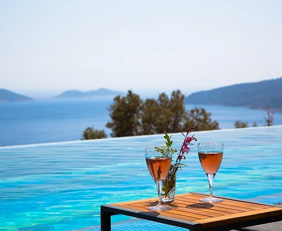 Kaş Kalkan'da Muhteşem Deniz Manzaralı, Sonsuzluk Havuzlu, Lüks Villa - 1