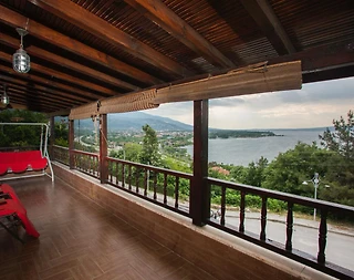 Sapanca'da Panoramik Göl Manzaralı, Özel Havuzlu, 8 Kişilik Villa - 4