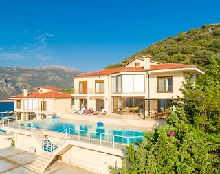 Kaş Andifli'de Enfes Deniz Manzaralı, Olimpik Havuzlu, Kiralık Villa - 1