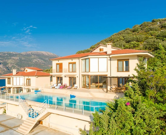 Kaş Andifli'de Enfes Deniz Manzaralı, Olimpik Havuzlu, Kiralık Villa - 1