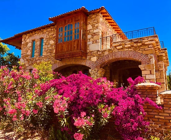 Antalya Side'de Taş Mimarili, Özel Havuzlu, Kiralık Konforlu Villa - 1