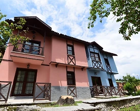 Abant'ta Çekirdek Ailelere Uygun, Ortak Havuzlu, Kahvaltı Dahil Villa - 2