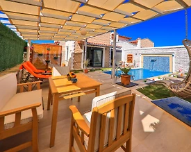 Kaş Andifli'de Özel Tasarımlı, Havuzlu, Balayı Villası - 3