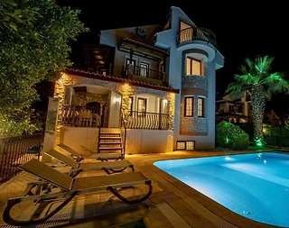 Fethiye Göcek'te Kalabalık Gruplara Uygun, Çocuk Havuzlu, Şık Villa - 3