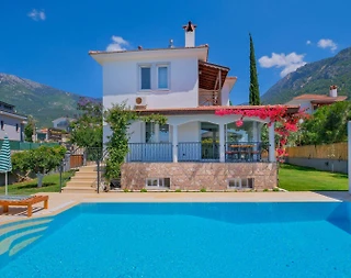 Fethiye Ölüdeniz'de Modern Tasarımlı, Özel Havuzlu, Geniş Villa - 1