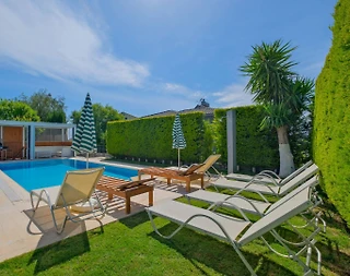 Fethiye Ölüdeniz'de Modern Tasarımlı, Özel Havuzlu, Geniş Villa - 4