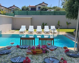 İzmir Çeşme'de Plaja Yakın Konumda, Özel Havuzlu, Konforlu Villa - 3