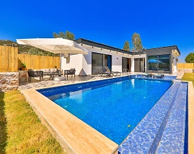 Kaş Sarıbelen'de Geniş Bahçeli, Özel Havuzlu, Modern Dizaynlı Villa - 2