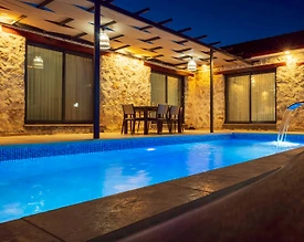 Antalya Kumluca'da Otantik Tasarımlı, Özel Havuzlu, Konforlu Villa - 2