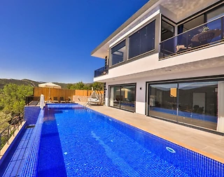 Kaş Sarıbelen'de Doğa ve Deniz Manzaralı, Özel Havuzlu, Jakuzili Villa - 1