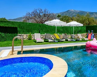 Ölüdeniz Hisarönü'nde Geniş Bahçeli, Özel Havuzlu, 4+1 Kiralık Villa - 4