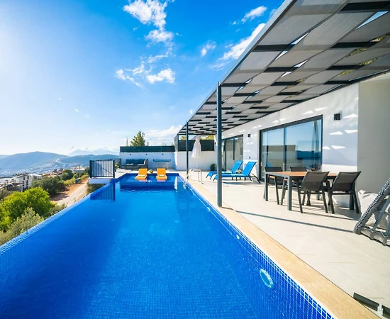 Kaş Bezirgan'da Enfes Deniz Manzaralı, Özel Havuzlu, Korunaklı Villa - 1