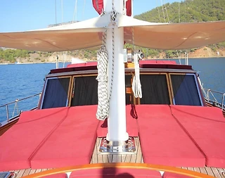 Fethiye Göcek'te Eşsiz Bir Deneyim Sunan, Ahşap Tasarımlı Gulet - 3