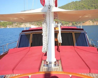 Fethiye Göcek'te Eşsiz Bir Deneyim Sunan, Ahşap Tasarımlı Gulet - 3