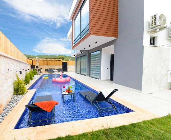 Kaş Ağullu'da Çocuk Oyun Alanlı, Özel Havuzlu, Konforlu Villa - 1