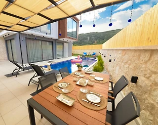 Kaş Ağullu'da Çocuk Oyun Alanlı, Özel Havuzlu, Konforlu Villa - 2