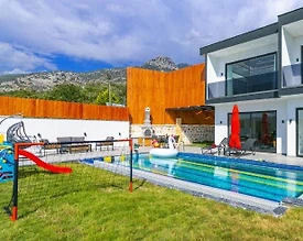 Kaş Akbel'de Geniş Bahçe İçerisinde, Özel Havuzlu, Olanaklı Villa - 2