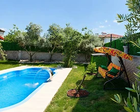 Seydikemer Gerişburnu'nda Doğa İle İç İçe, Özel Havuzlu, Konforlu Villa - 3