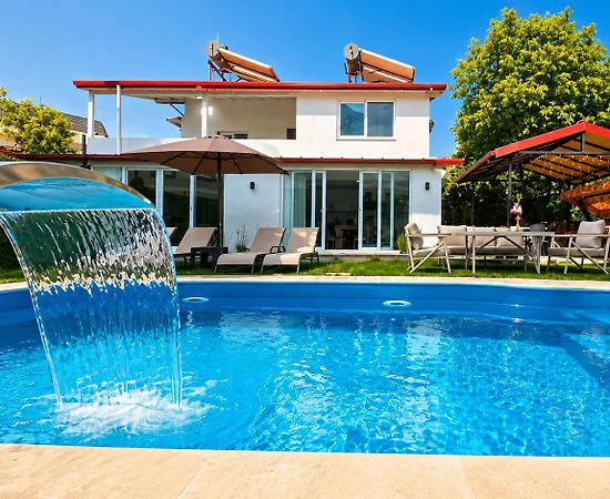 Seydikemer Gerişburnu'nda Doğa İle İç İçe, Özel Havuzlu, Konforlu Villa - 1