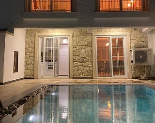 Çeşme Alaçatı'da Merkeze Yakın Konumda, Özel Havuzlu, Kiralık Villa - 2