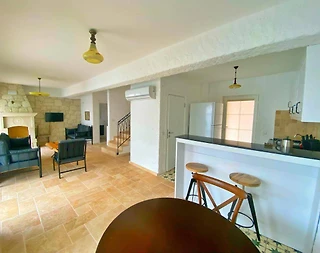 Çeşme Alaçatı'da Konforlu Tasarımlı, Özel Havuzlu, Merkezi Villa - 4