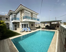 Çeşme Alaçatı'da Sakin Konumda, Özel Havuzlu, 6 Kişilik, Modern Villa - 2
