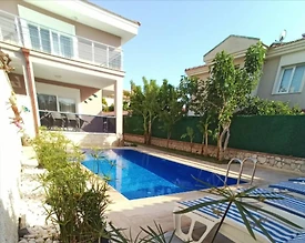 Çeşme Alaçatı'da Sakin Konumda, Özel Havuzlu, Modern Villa - 2